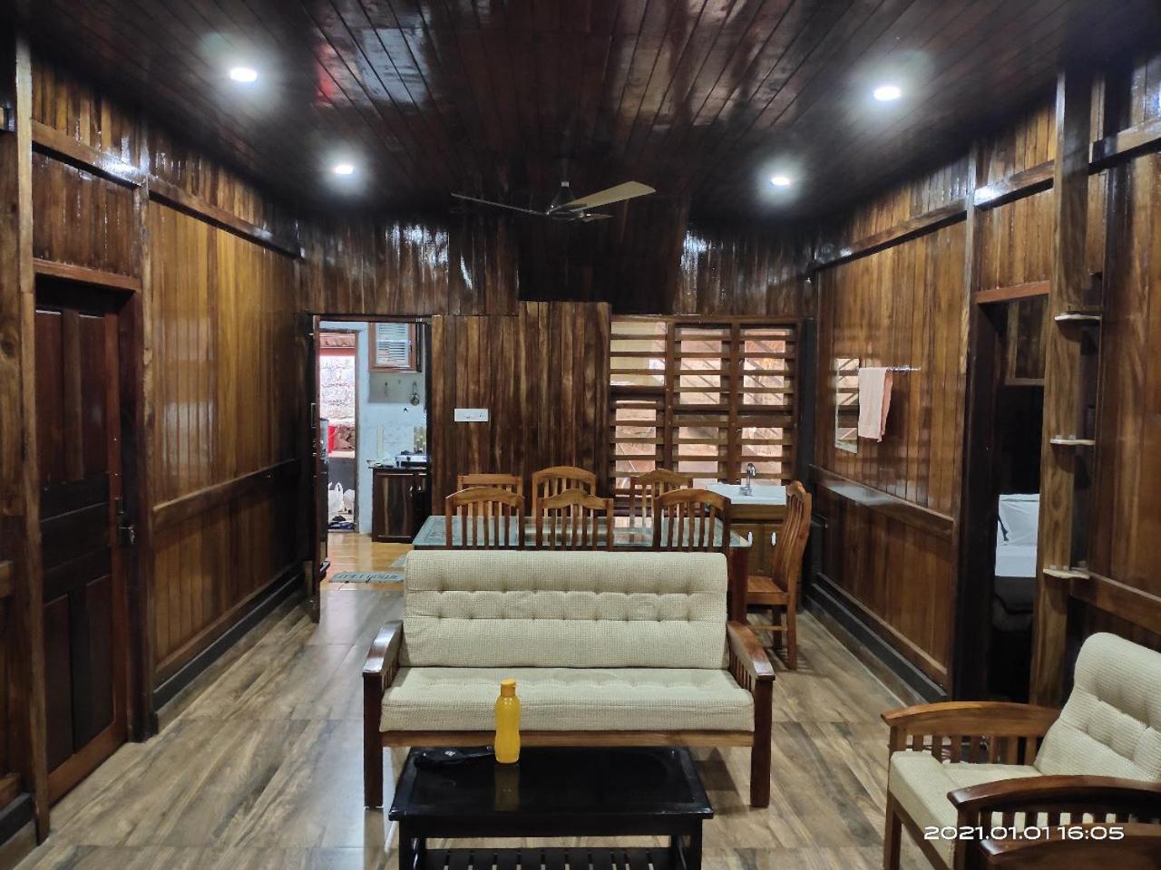 Jackroot Heritage Athirappilly Appartement Kallana Buitenkant foto