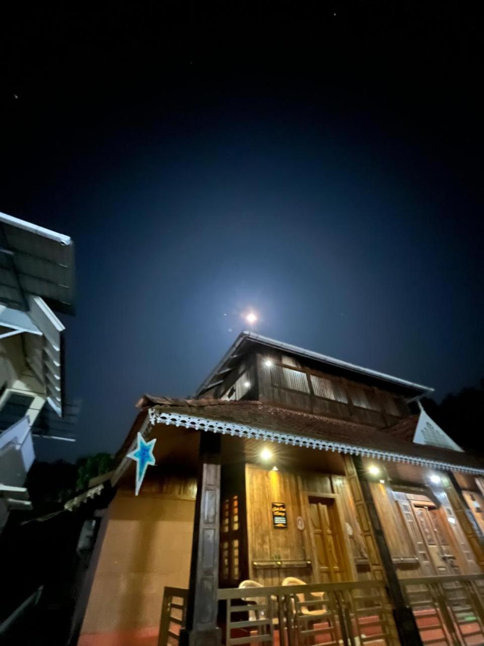 Jackroot Heritage Athirappilly Appartement Kallana Buitenkant foto